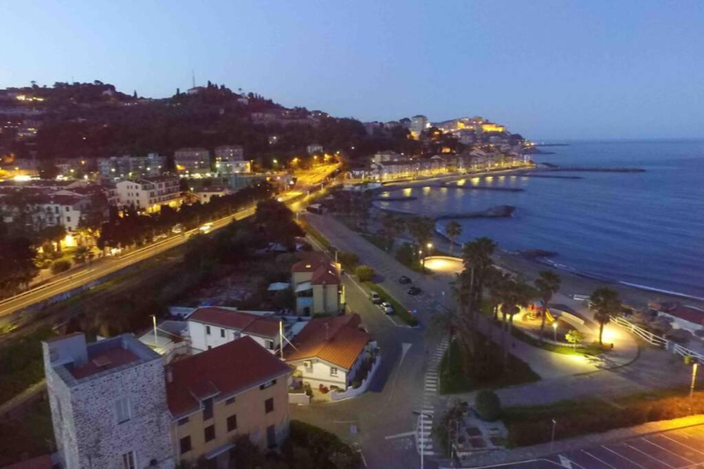 Appartamento Sul Mare Alla Foce Imperia Εξωτερικό φωτογραφία
